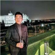 Doy clases chinos para los que quieran estudiar chino,soy un estudiante en españa, estudiaba medicina en china,soy responsable y atento a mi estudian